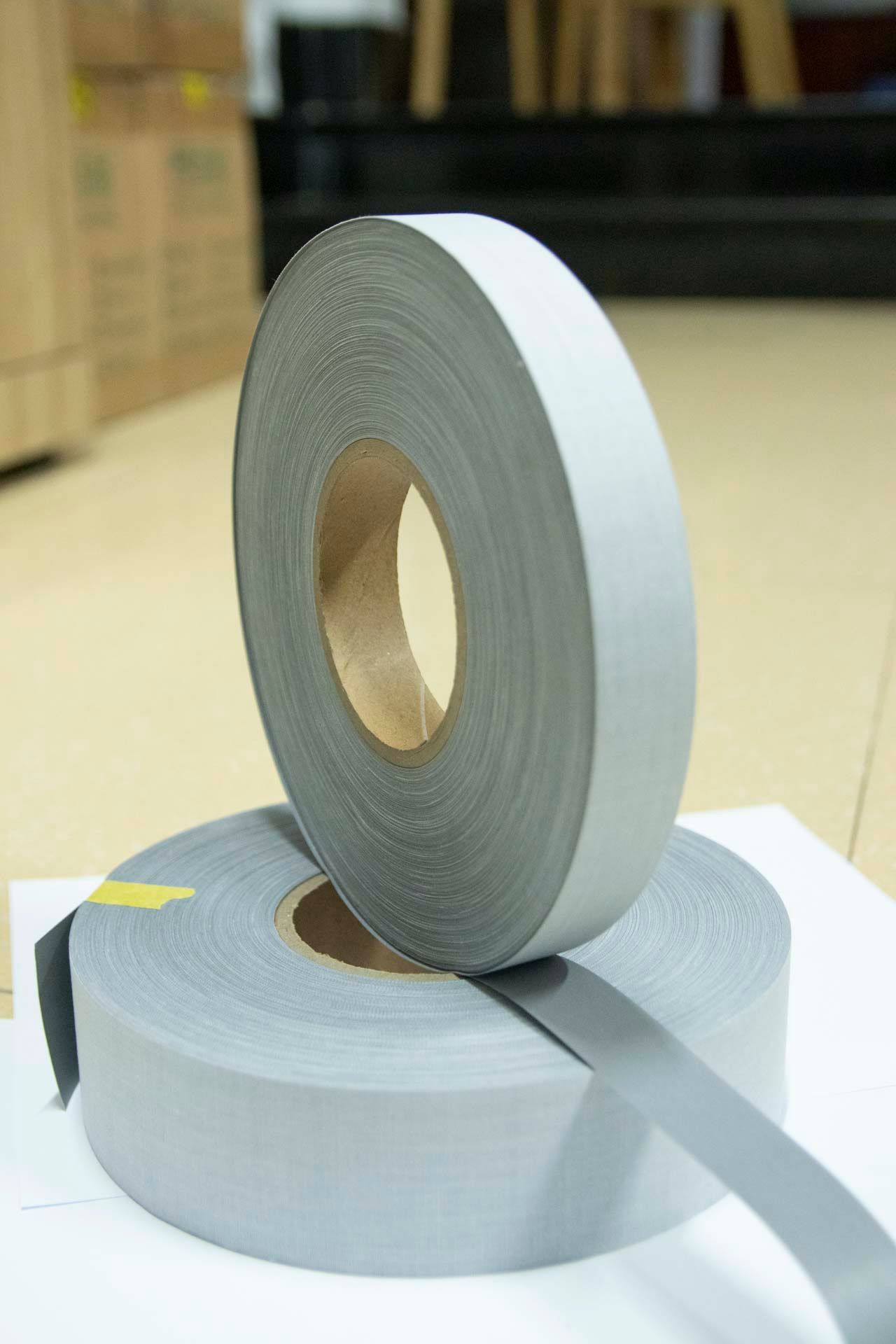 Phản quang Poly TC chống cào 2,5cm x 100m