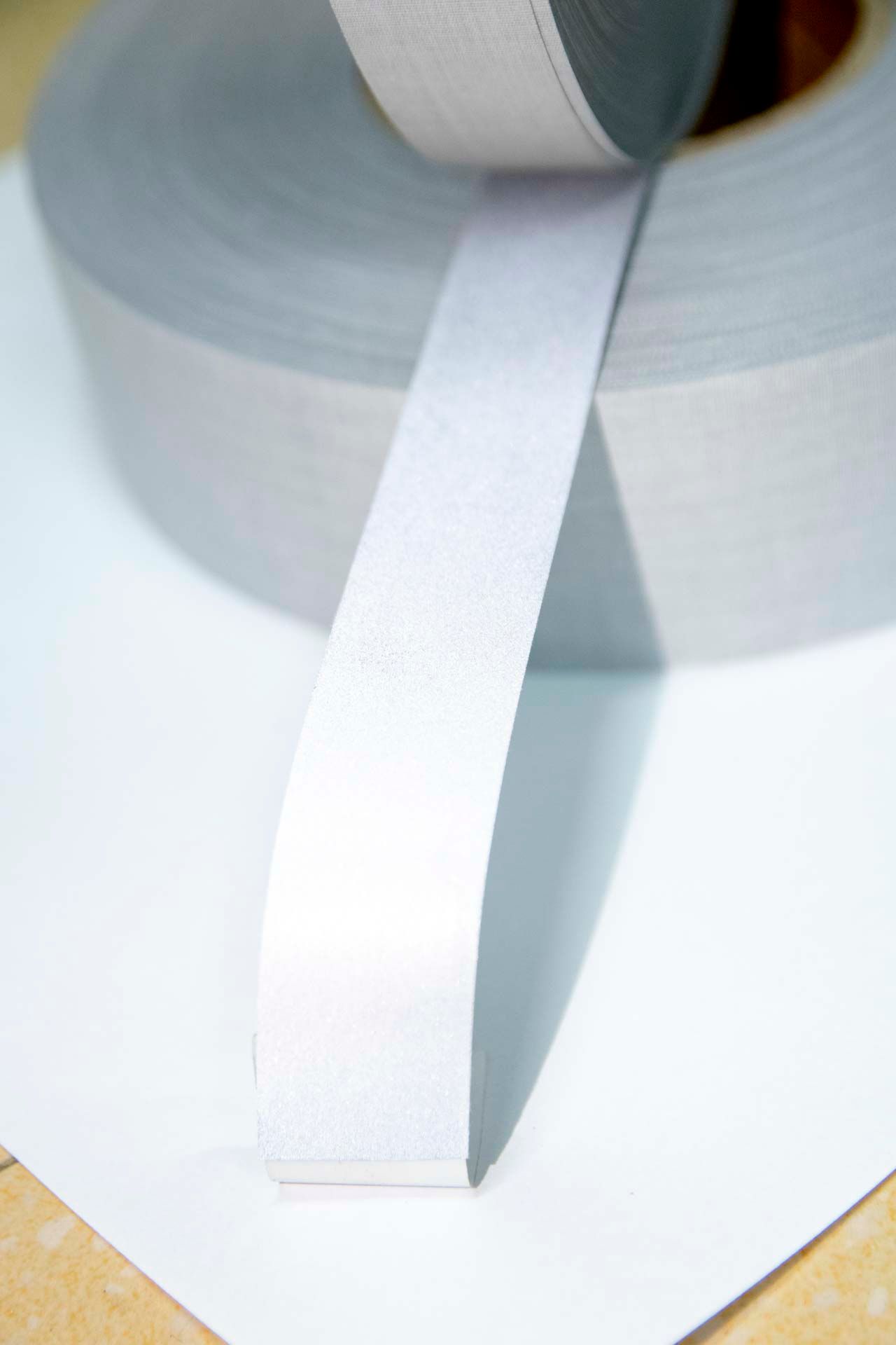 Phản quang Poly TC chống cào 2,5cm x 100m