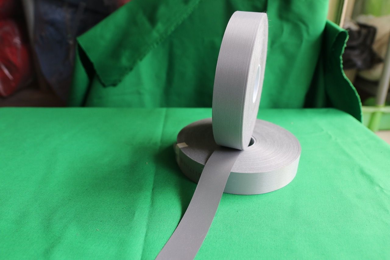 High-Quality Gray Poly Reflective Tape 2.5cm x 100m